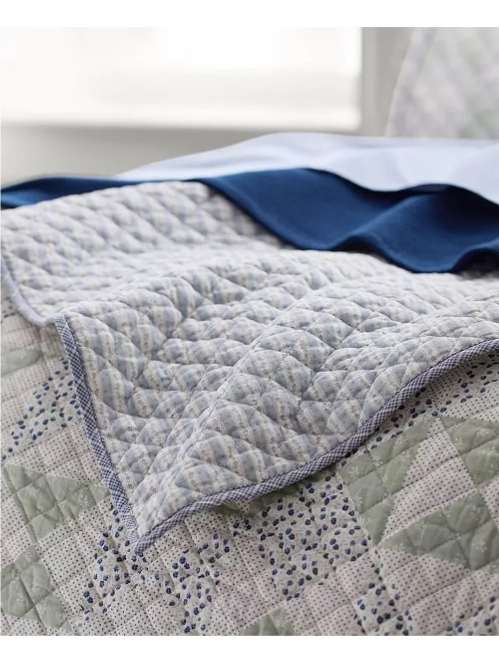 Lauren Ralph Lauren Lidia Geometric & Floral Reversible Patchwork Cotton Quilt